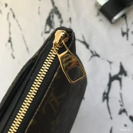 Cheap CASE BEAUTY Louis Vuitton PALLAS 0527